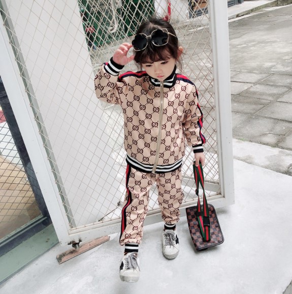 2019春服新作韓国子供服　女の子　人気　上下セット