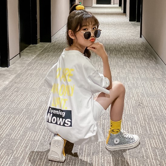 2020夏服新作韓国子供服　女の子　ロングＴシャツ