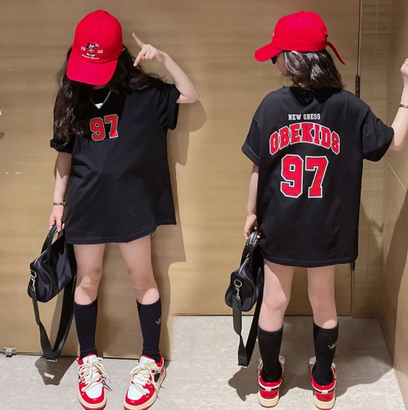 2022夏服新作韓国子供服　女の子　英字ロゴ　ロングＴシャツ