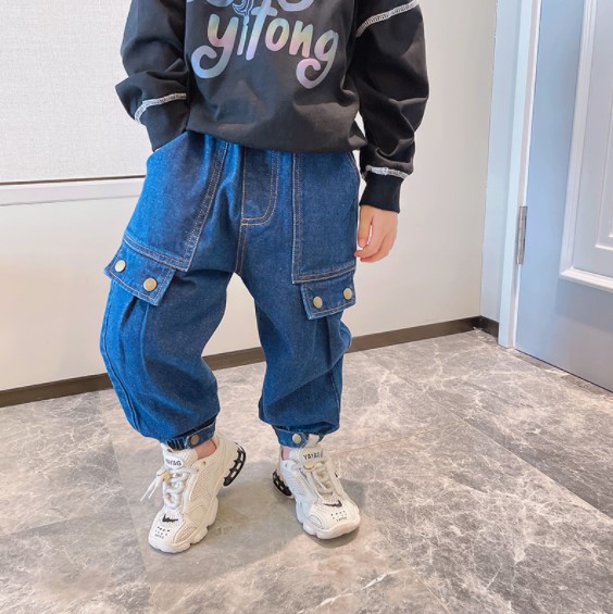 2023春服新作韓国子供服　男の子　デニムパンツ　ジーンズ