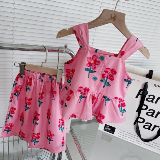 2023夏服新作韓国子供服　女の子  花柄　上下セット