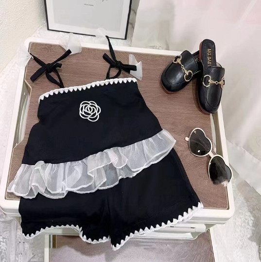 2023夏服新作韓国子供服　女の子　花柄　上下セット