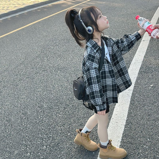 2023秋服新作韓国子供服　女の子　チェック柄　ブラウス