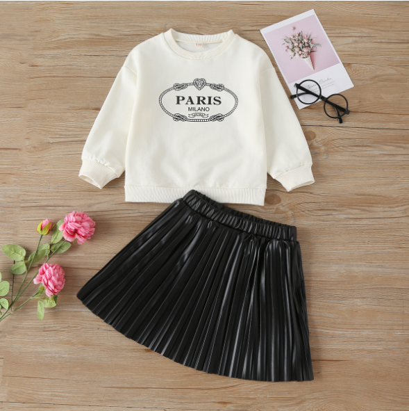2023秋服新作韓国子供服　女の子　PARIS柄　上下セット