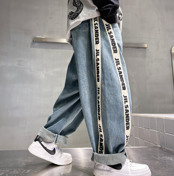 2023秋服新作韓国子供服　男の子　英字ロゴ　ジーンズ