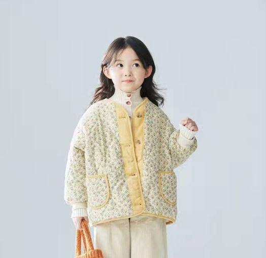 2023冬服新作韓国子供服　女の子　花柄　アウター