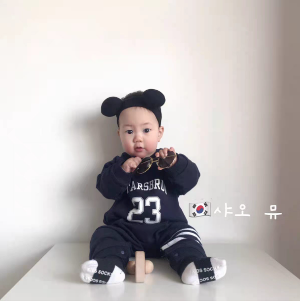 2023秋服新作韓国ベビー服　英字ロゴ　ロンパース