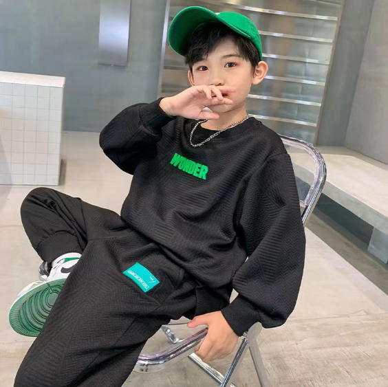 2023秋服新作韓国子供服　男の子　英字ロゴ　上下セット