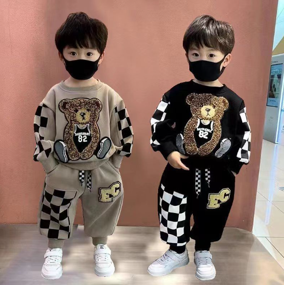 2023秋服新作韓国子供服　男の子　くまちゃん柄　上下セット