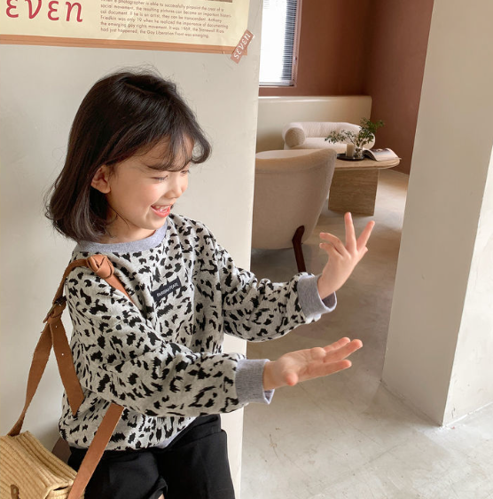 2024春服新作韓国子供服　女の子　豹柄　長袖tシャツ