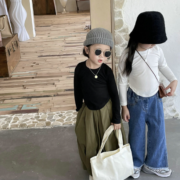 2024春服新作韓国子供服　女の子　無地　長袖ｔシャツ