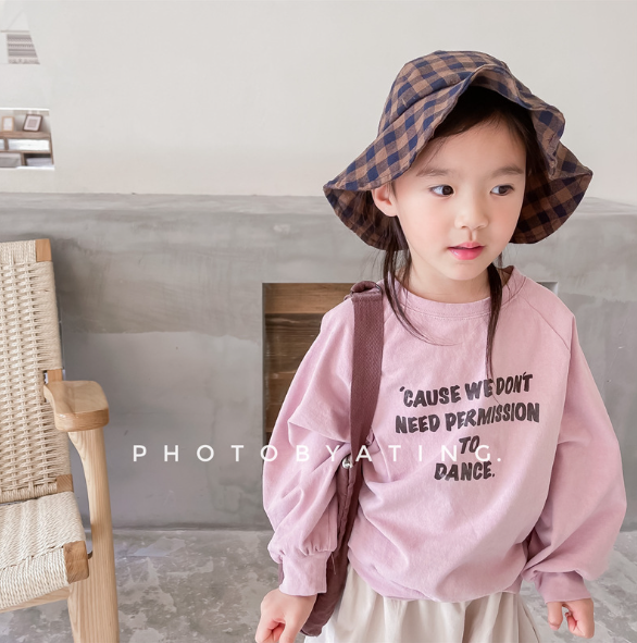 2024春服新作韓国子供服　女の子　英字ロゴ　トップス