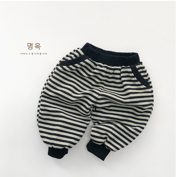 2024冬服新作韓国子供服　ボーダー　パンツ