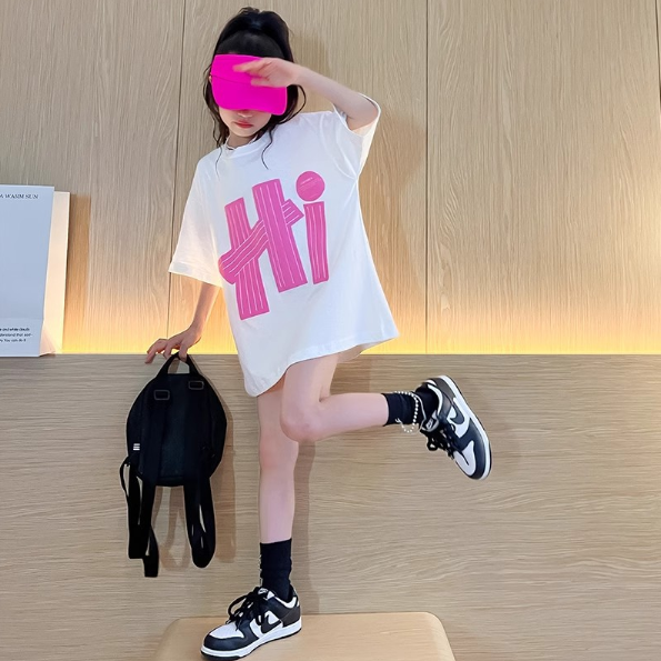 2023夏服新作韓国子供服　女の子　HI柄　ロングｔシャツ
