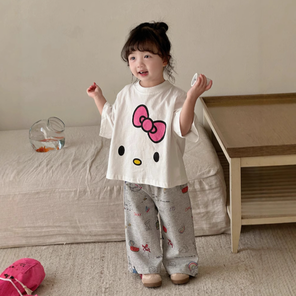 2025夏服新作韓国子供服　kitty柄　半袖ｔシャツ
