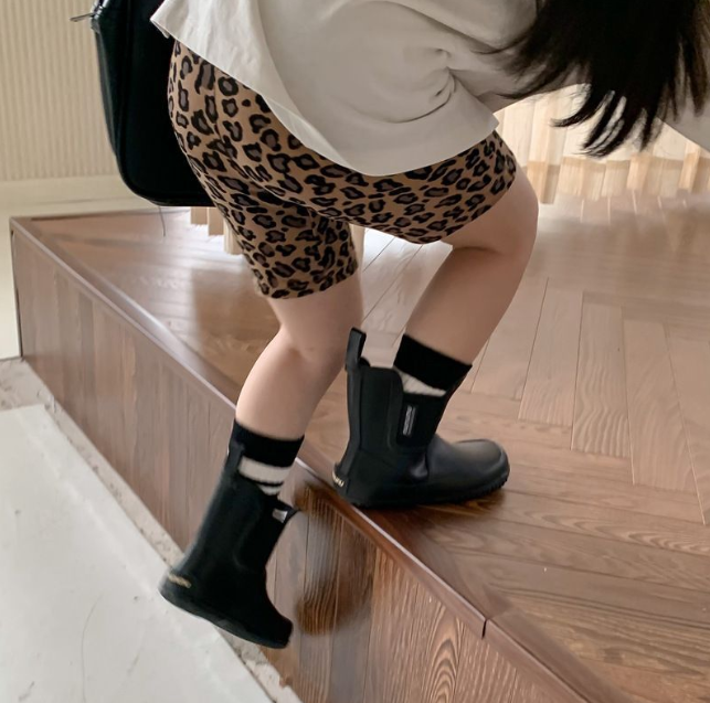 2025夏服新作韓国子供服　5分丈　豹柄パンツ