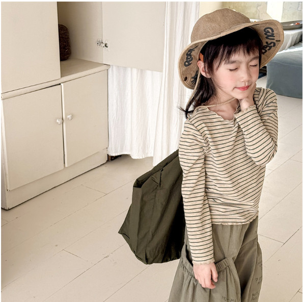 2025秋服新作韓国子供服　ボーダー　長袖ｔシャツ