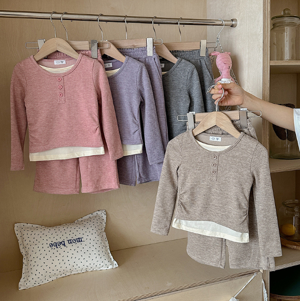 2025秋服新作韓国子供服　4色　上下セット