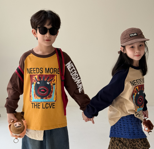 2025秋服新作韓国子供服　英字ロゴ　トップス