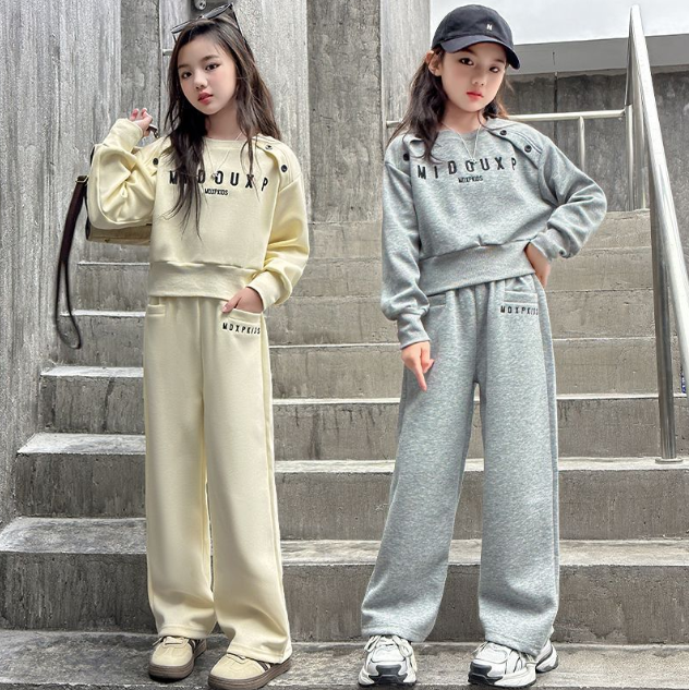 2025秋服新作韓国子供服　女の子　英字ロゴ　上下セット