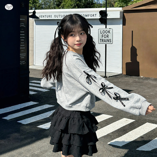 2026春服新作韓国子供服　リボン付き　トレーナー