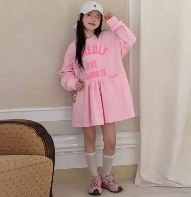 2026春服新作韓国子供服　英字ロゴ　ワンピース