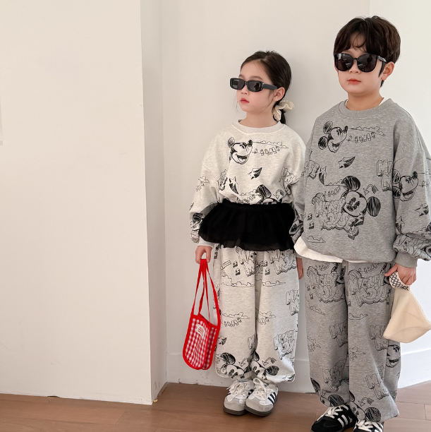 2026春服新作韓国子供服　ミキー柄　上下セット